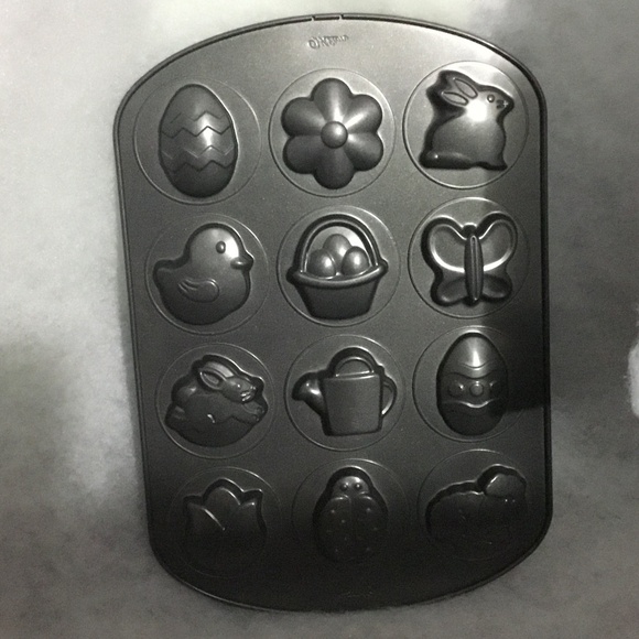 Wiltons baking mold for Easter. Baking mold, Wiltons cake pan, ladybug pan, - Picture 1 of 6